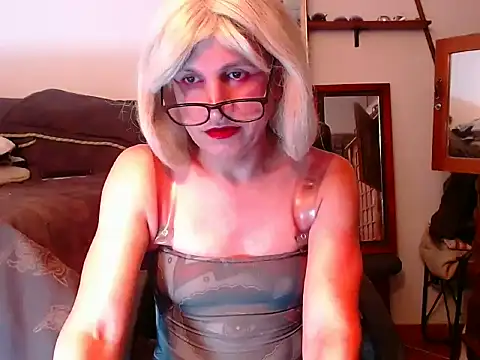 Snapshot of LorenJade chatting on June 12, 2026, 7:29 am LorenJade online show from June 12, 2026, 7:29 am