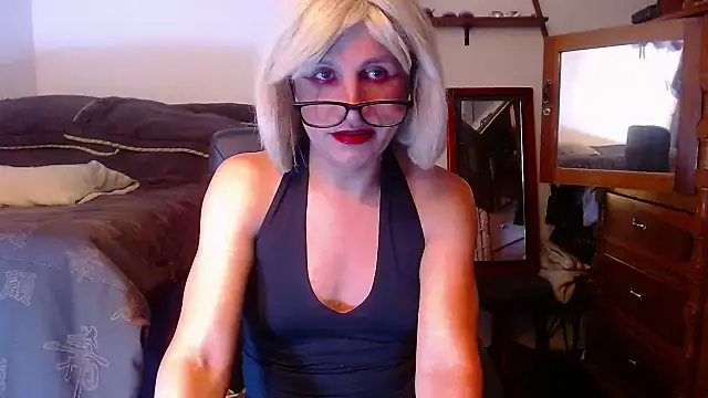 Snapshot of LorenJade chatting on June 21, 2026, 7:33 am LorenJade online show from June 21, 2026, 7:33 am