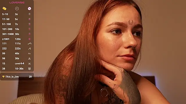 Snapshot of girl_with_snaketatto0 chatting on May 8, 2026, 2:06 am girl with snaketatto0 online show from May 8, 2026, 2:06 am