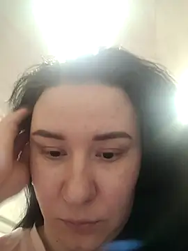 AlexaLexie online show from February 13, 2025, 11:50 am