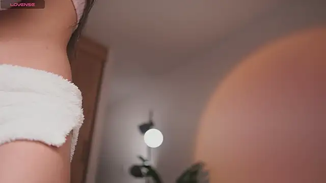 Snapshot of GigiLee_ chatting on October 28, 2025, 12:25 am GigiLee online show from October 28, 2025, 12:25 am