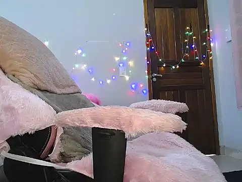 Snapshot of Irresistible24 chatting on March 19, 2025, 11:50 am Irresistible24 online show from March 19, 2025, 11:50 am