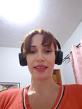 Snapshot of Irresistible24 chatting on December 14, 2025, 11:53 pm Irresistible24 online show from December 14, 2025, 11:53 pm