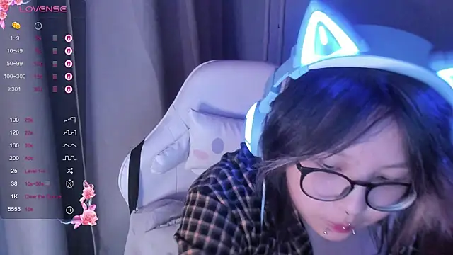 Snapshot of maydaykimmy chatting on November 3, 2025, 9:05 pm maydaykimmy online show from November 3, 2025, 9:05 pm