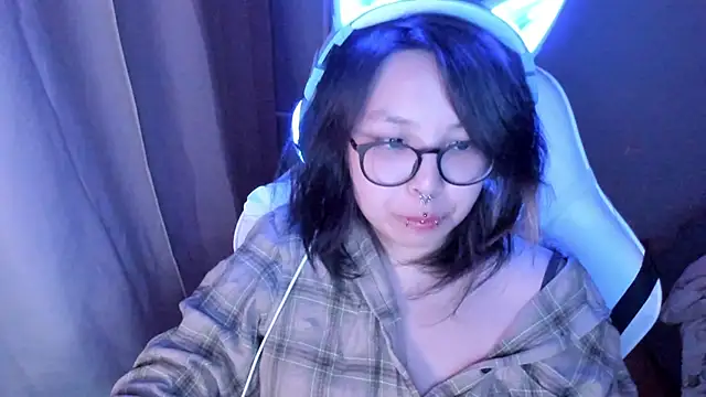 maydaykimmy online show from May 1, 2026, 9:52 pm