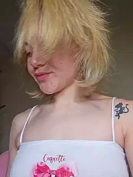 Snapshot of BabySPieS chatting on December 18, 2024, 6:53 am BabySPieS online show from December 18, 2024, 6:53 am