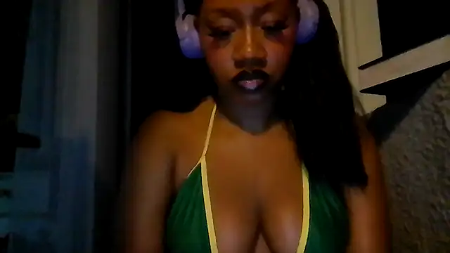 Snapshot of goddessdaisysky chatting on July 22, 2026, 5:43 am goddessdaisysky online show from July 22, 2026, 5:43 am