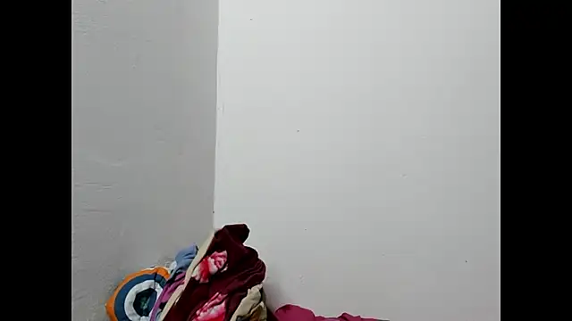 Snapshot of Laflaka22 chatting on December 16, 2024, 2:47 am Laflaka22 online show from December 16, 2024, 2:47 am