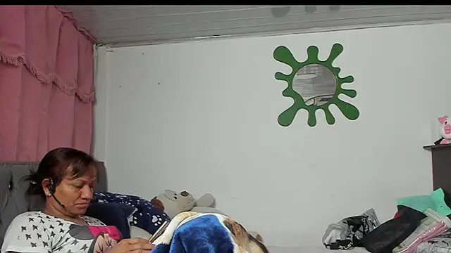 Snapshot of Laflaka22 chatting on November 6, 2025, 2:45 am Laflaka22 online show from November 6, 2025, 2:45 am