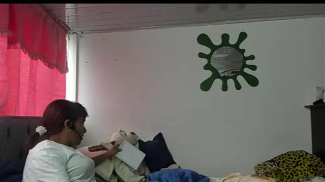 Snapshot of Laflaka22 chatting on November 11, 2025, 4:40 pm Laflaka22 online show from November 11, 2025, 4:40 pm