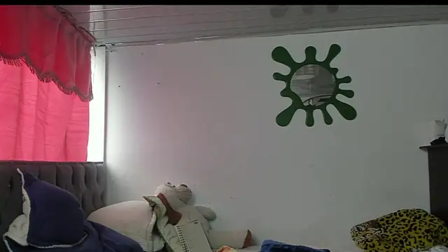 Snapshot of Laflaka22 chatting on November 12, 2025, 6:30 pm Laflaka22 online show from November 12, 2025, 6:30 pm