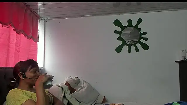 Snapshot of Laflaka22 chatting on November 14, 2025, 3:55 pm Laflaka22 online show from November 14, 2025, 3:55 pm