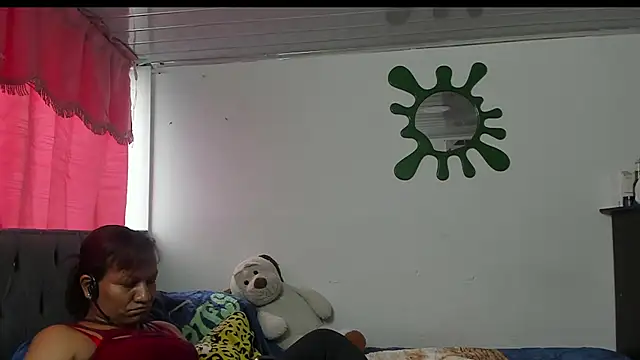 Snapshot of Laflaka22 chatting on November 19, 2025, 7:58 pm Laflaka22 online show from November 19, 2025, 7:58 pm