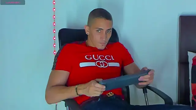 MikeRoss7777 online show from December 23, 2024, 2:17 pm