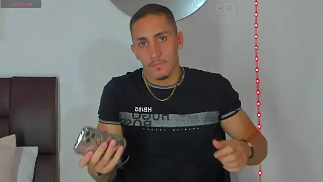 MikeRoss7777 online show from September 28, 2025, 5:07 pm