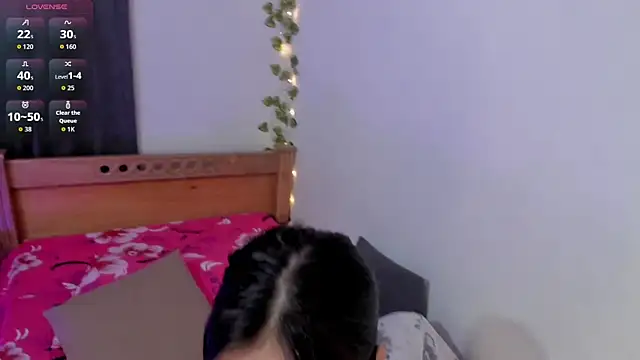 andrea osorio  online show from March 9, 2026, 11:36 am