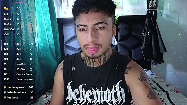 Snapshot of JuanCamiilo_66 chatting on May 12, 2026, 4:04 pm JuanCamiilo 66 online show from May 12, 2026, 4:04 pm