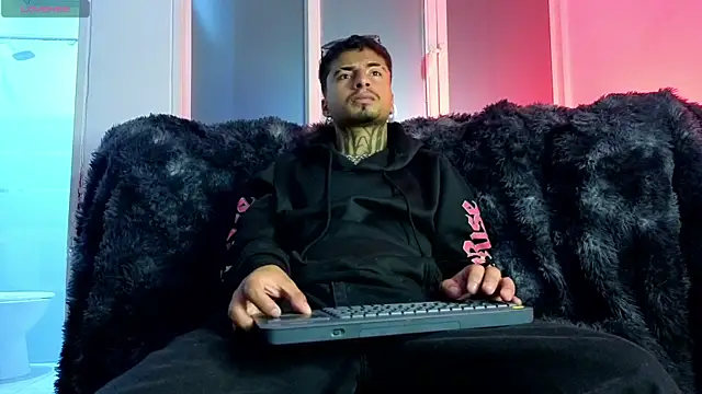 JuanCamiilo 66 online show from July 11, 2026, 2:14 am