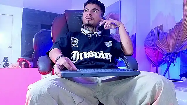 JuanCamiilo 66 online show from August 5, 2026, 3:53 am
