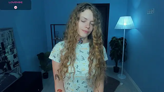 RayaNenlia online show from January 12, 2026, 5:12 am