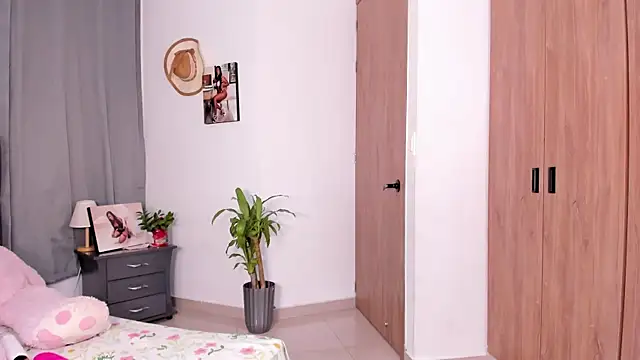 AfroditaRoy online show from March 11, 2026, 12:05 am