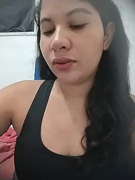 Snapshot of Yara0k chatting on June 1, 2026, 7:32 am Yara0k online show from June 1, 2026, 7:32 am