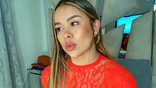 Natalyefoster online show from May 4, 2026, 8:05 pm