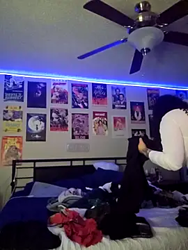 honeeyyy pot online show from September 17, 2025, 4:41 pm