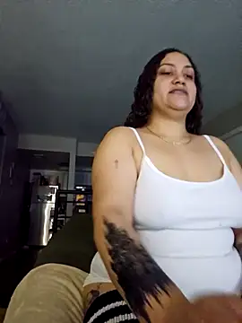 honeeyyy pot online show from October 5, 2025, 5:06 am