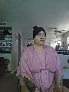 honeeyyy pot online show from November 1, 2025, 7:27 pm