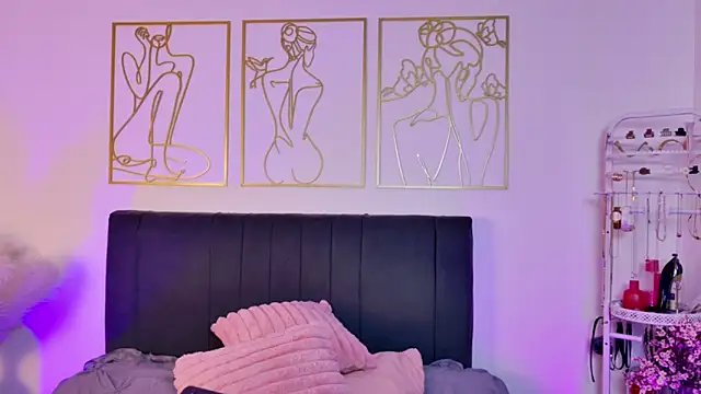 summer holiday online show from September 19, 2025, 7:21 am