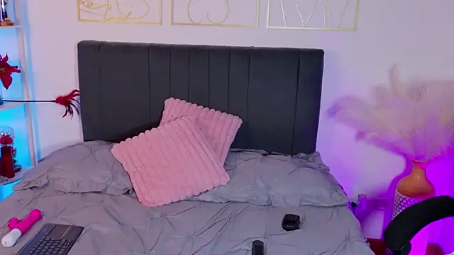 summer holiday online show from December 16, 2025, 5:45 am