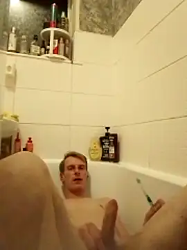 Snapshot of Mrleitenant chatting on December 2, 2025, 7:20 pm Mrleitenant online show from December 2, 2025, 7:20 pm