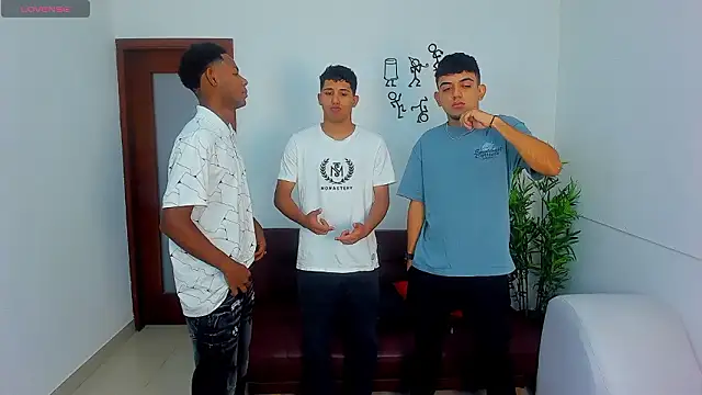 Crazy nigth01 online show from February 6, 2026, 7:28 pm