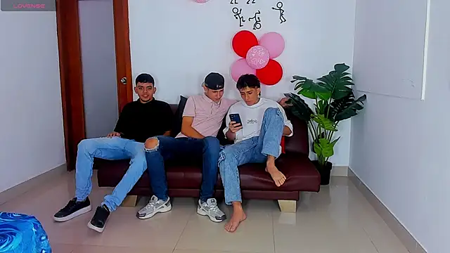 Crazy nigth01 online show from February 21, 2026, 7:04 pm