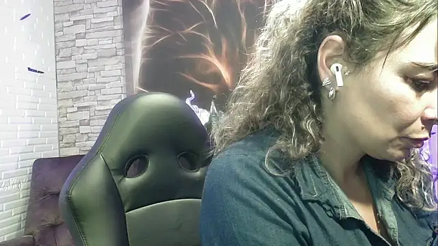 charlotedoll online show from February 5, 2025, 5:09 am