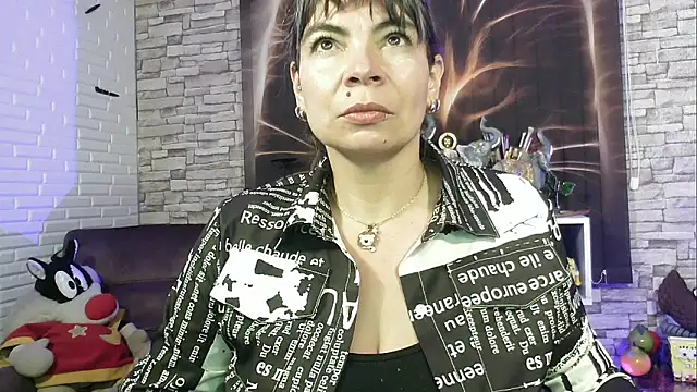 charlotedoll online show from September 11, 2025, 3:50 am