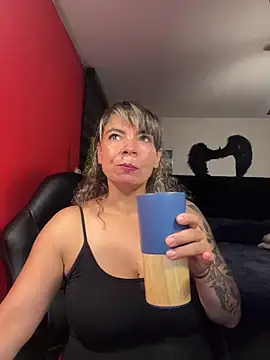 charlotedoll online show from December 19, 2025, 6:09 am