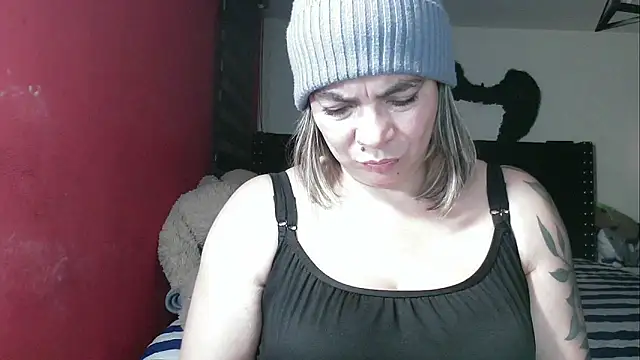 charlotedoll online show from February 8, 2026, 1:42 am