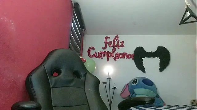 charlotedoll online show from April 26, 2026, 9:56 pm