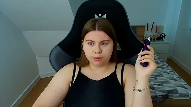 AbbyPleasure online show from June 15, 2026, 11:01 am