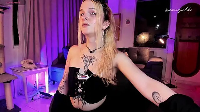 Snapshot of misschloe__ chatting on January 8, 2025, 12:06 am misschloe online show from January 8, 2025, 12:06 am