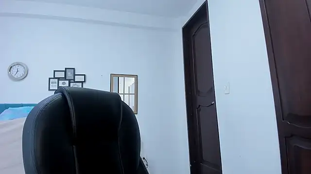 kamila lopez online show from February 1, 2026, 7:23 pm