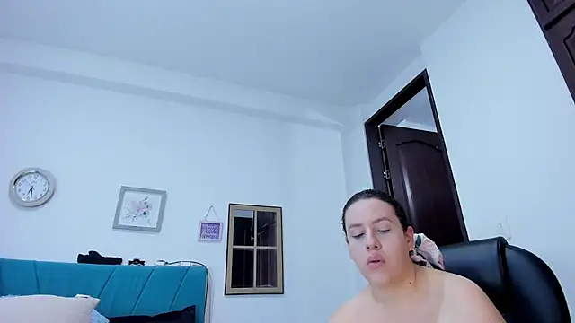 kamila lopez online show from May 25, 2026, 9:54 pm