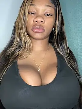 Snapshot of CharismaaBanx chatting on December 28, 2024, 12:03 pm CharismaaBanx online show from December 28, 2024, 12:03 pm