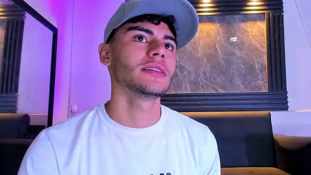 Snapshot of liam_genner_ chatting on November 10, 2025, 8:19 pm liam genner online show from November 10, 2025, 8:19 pm