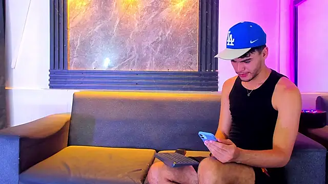 Snapshot of liam_genner_ chatting on November 17, 2025, 8:14 pm liam genner online show from November 17, 2025, 8:14 pm