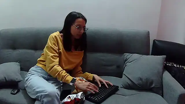 Katalleya jyj online show from February 17, 2025, 9:52 pm