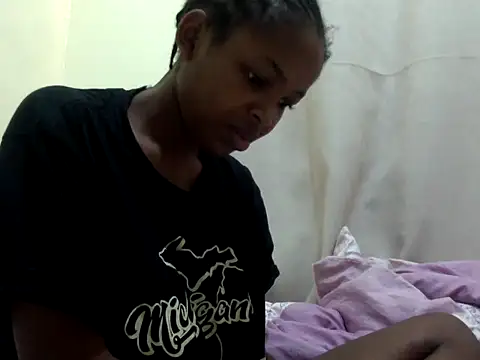 Snapshot of queen-sasha chatting on June 13, 2026, 10:35 am queen-sasha online show from June 13, 2026, 10:35 am