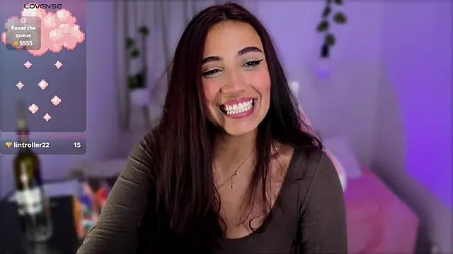 Snapshot of veronicaxx69 chatting on December 31, 2024, 5:33 am veronicaxx69 online show from December 31, 2024, 5:33 am